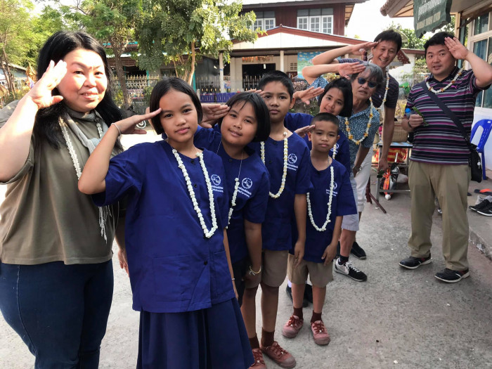 村の子供達が出迎えてくれました。